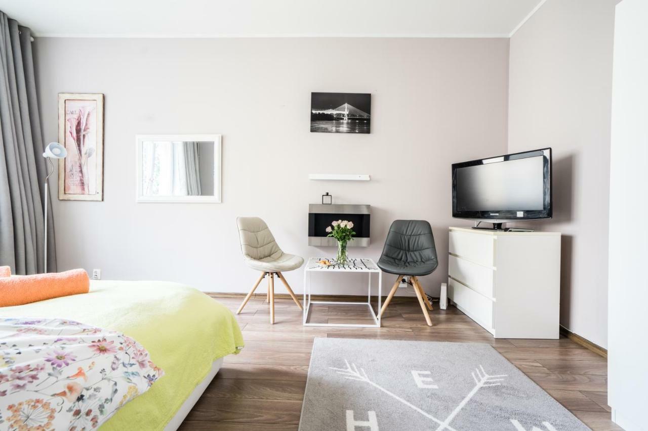 Sunny Wisla River Apartment Varsavia Esterno foto